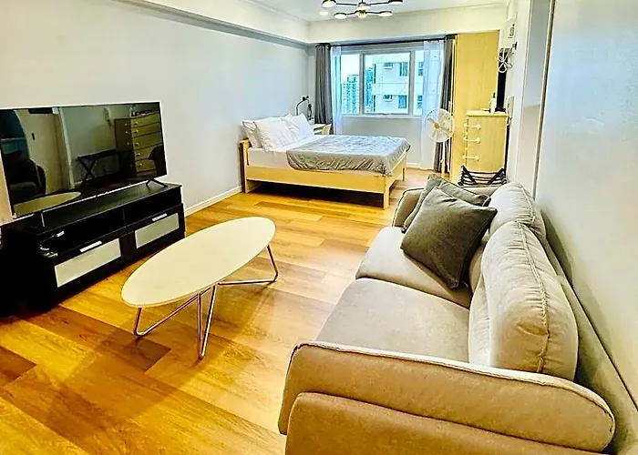 Cozy @soma Bgc Near Sm Aura And High Street