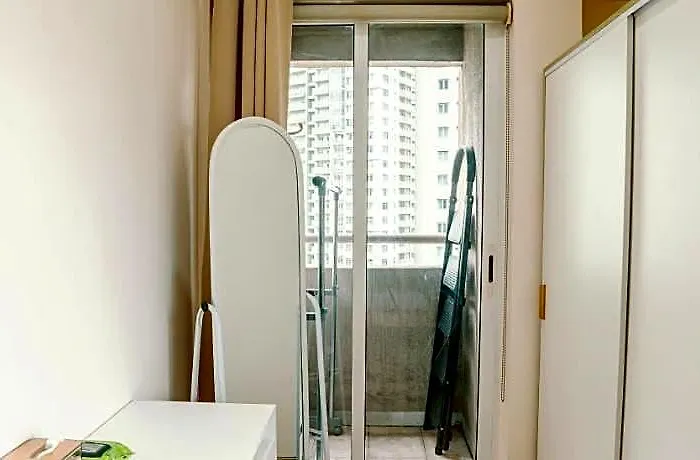 Cozy @soma Bgc Near Sm Aura And High Street